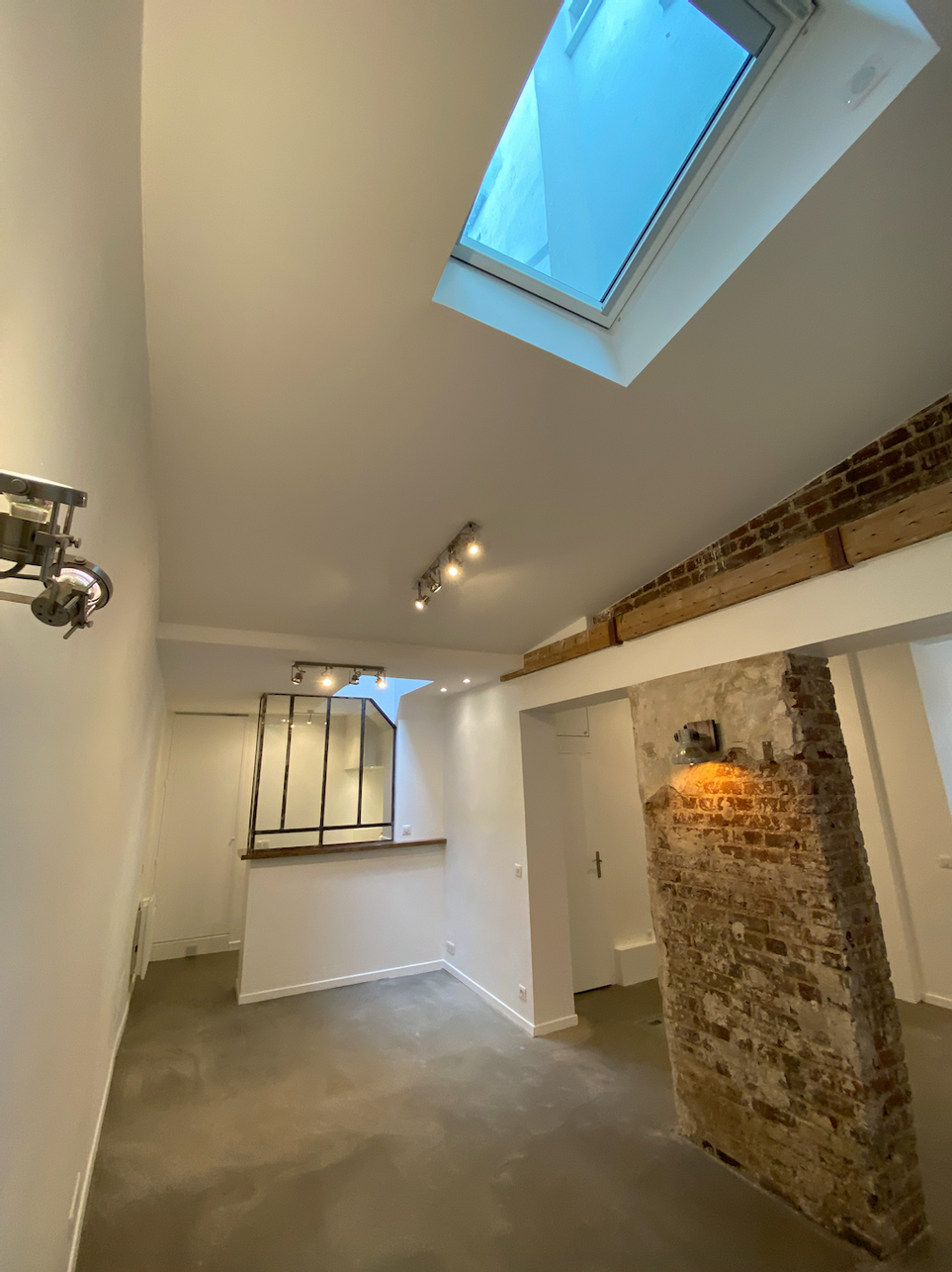 Photo de la boutique Espace de style loft atypique près de Montmartre 1