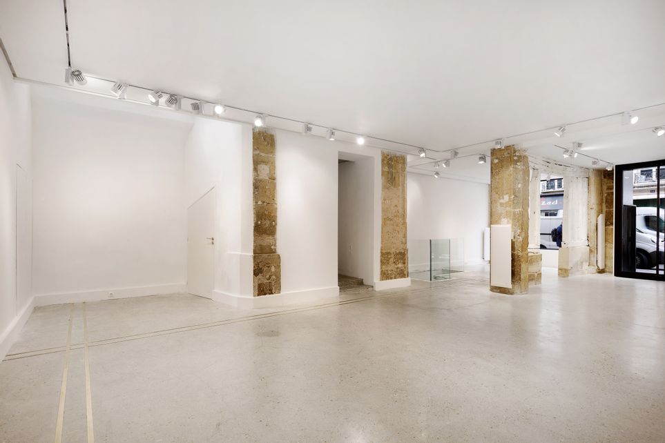 Photo de la boutique Showroom 140 Marais avec vitrine 2