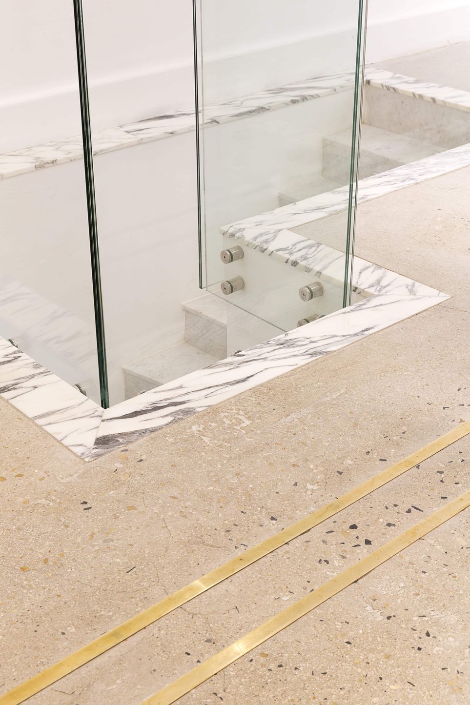 Photo de la boutique Showroom 140 Marais avec vitrine 5