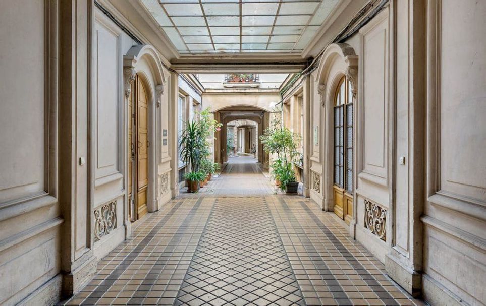 Photo de la boutique Galerie avec grande verrière 4