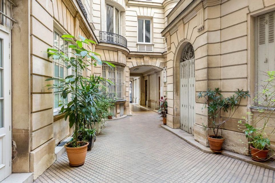 Photo de la boutique Galerie avec grande verrière 9