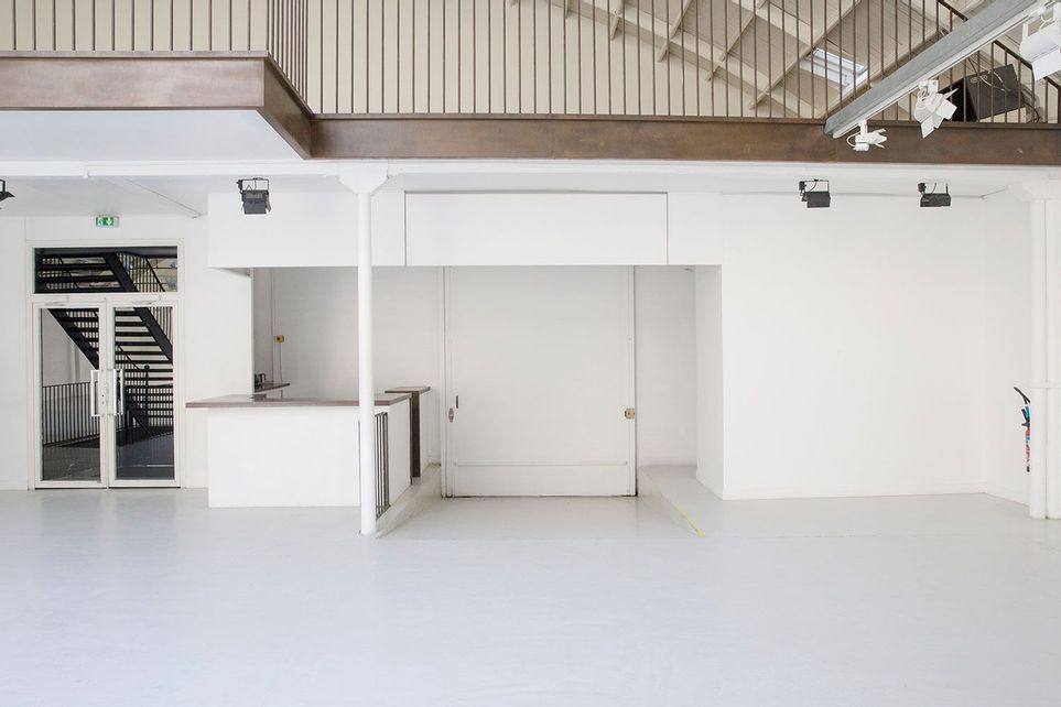 Photo de la boutique Immense Showroom Marais avec verrière 2