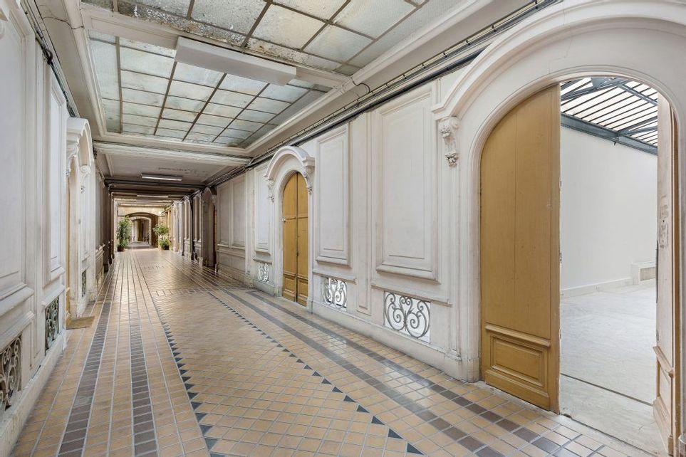 Photo de la boutique Galerie avec grande verrière 8